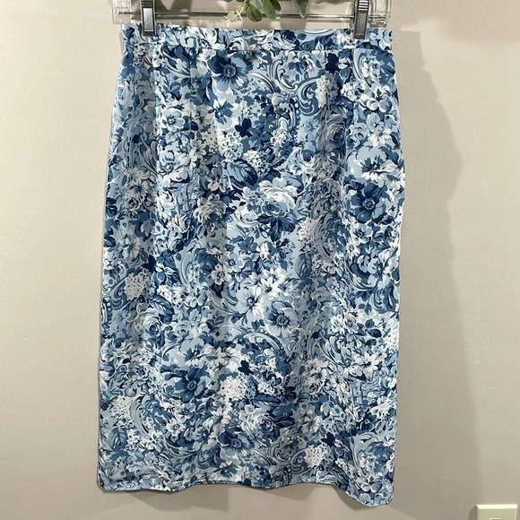 Vintage Schrader Floral Midi Skirt Blue and White 12 - Picture 1 of 15